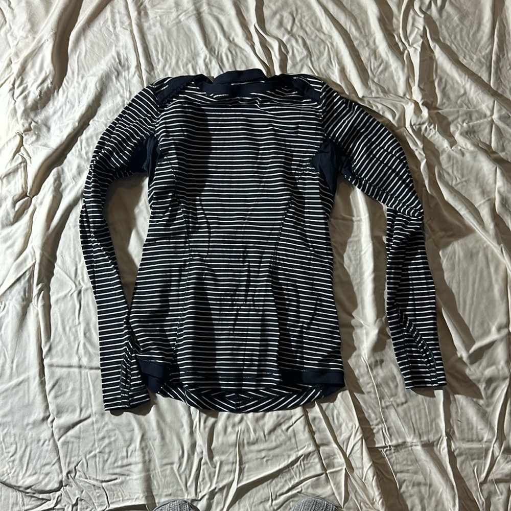 LULULEMON Dry Fit Long Sleeve Black and White Striped Athletic Shirt Size 10